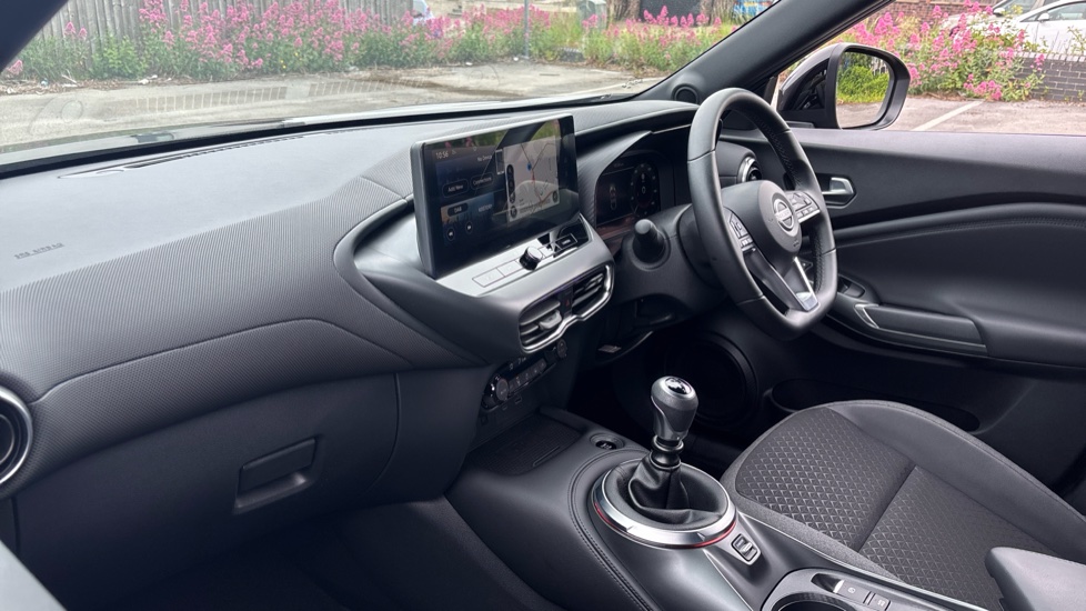 Nissan Juke 1.0 DiG-T N-Connecta 5dr Petrol Hatchback - Image 9