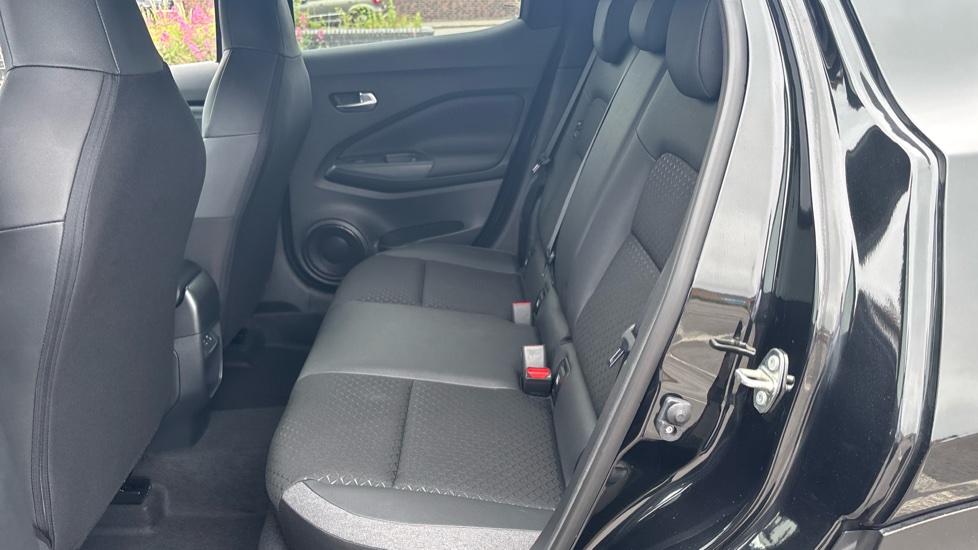 Nissan Juke 1.0 DiG-T N-Connecta 5dr Petrol Hatchback - Image 16