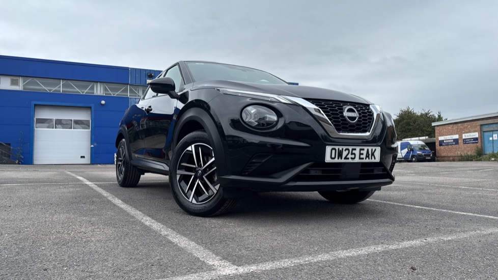 Nissan Juke 1.0 DiG-T N-Connecta 5dr Petrol Hatchback - Image 22