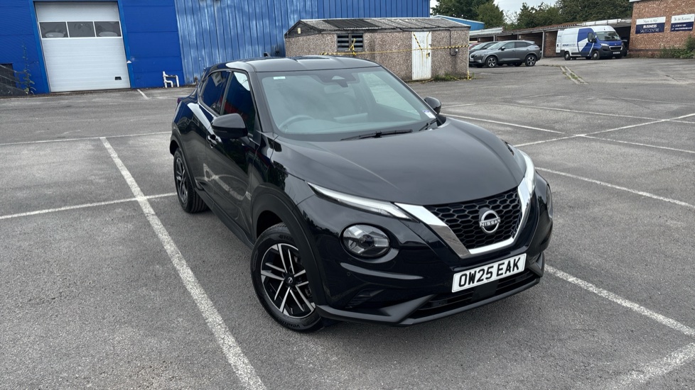 Nissan Juke 1.0 DiG-T N-Connecta 5dr Petrol Hatchback - Image 23