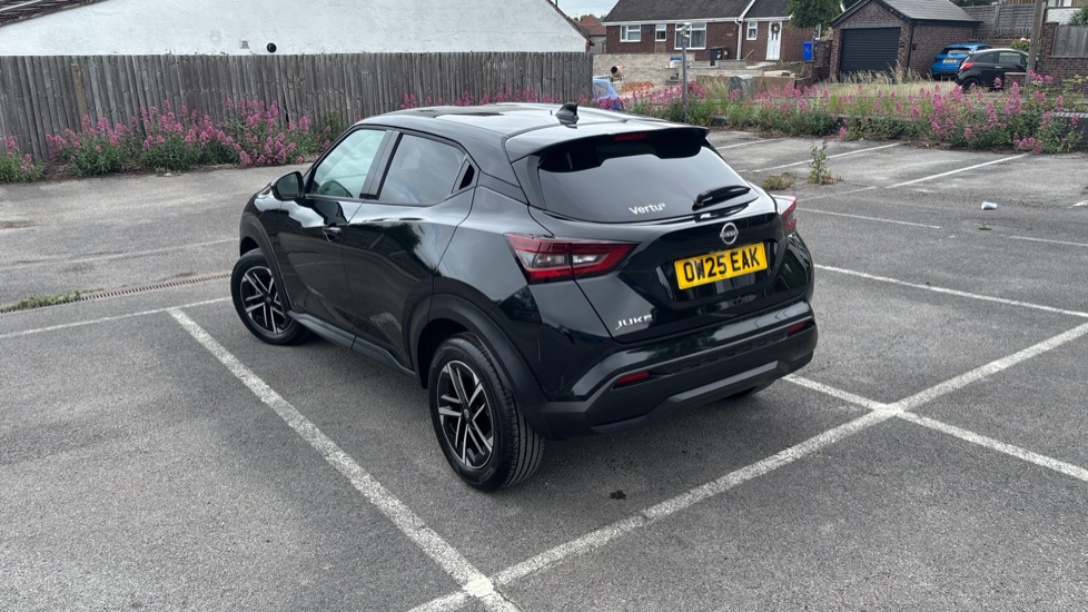 Nissan Juke 1.0 DiG-T N-Connecta 5dr Petrol Hatchback - Image 26