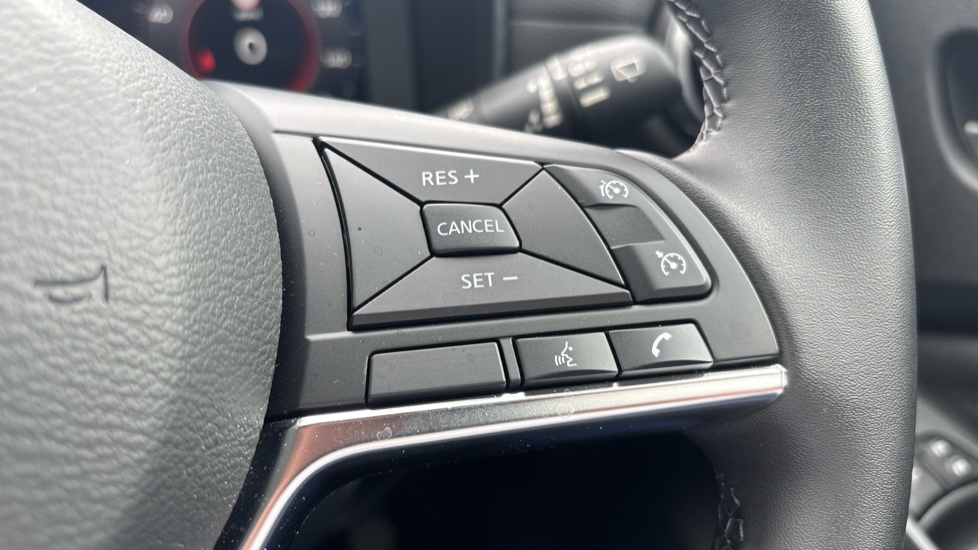 Nissan Juke 1.0 DiG-T N-Connecta 5dr Petrol Hatchback - Image 29