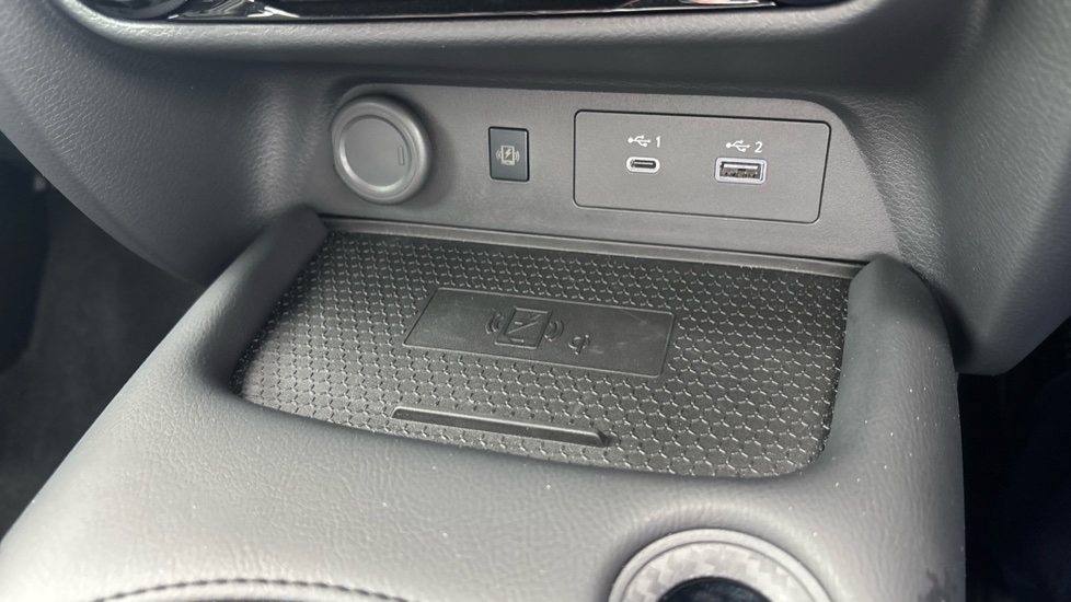 Nissan Juke 1.0 DiG-T N-Connecta 5dr Petrol Hatchback - Image 32