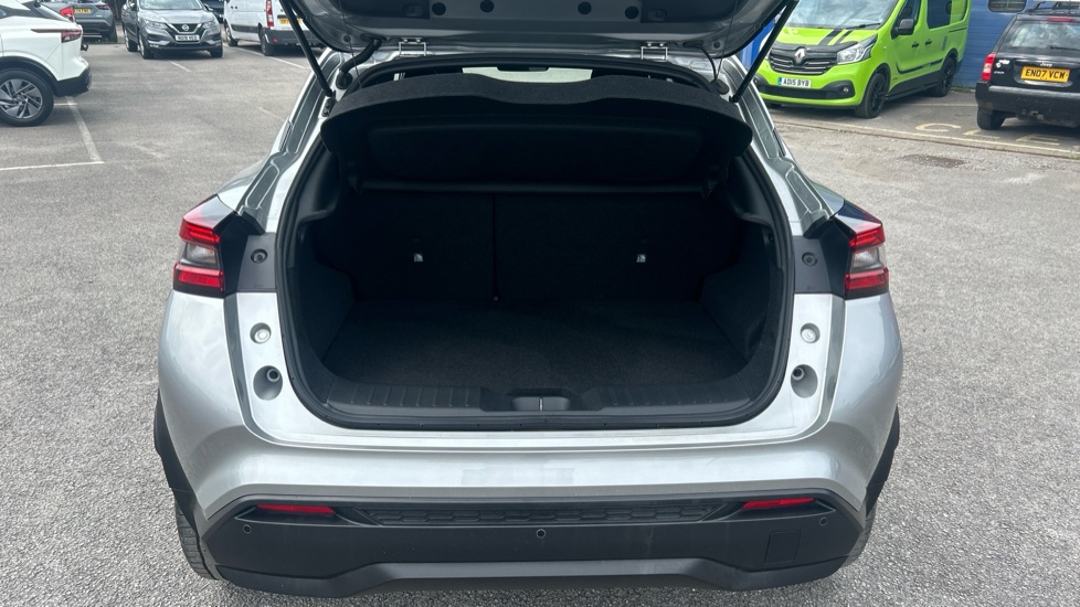 Nissan Juke 1.6 Hybrid Tekna 5dr Auto Hybrid Hatchback - Image 4