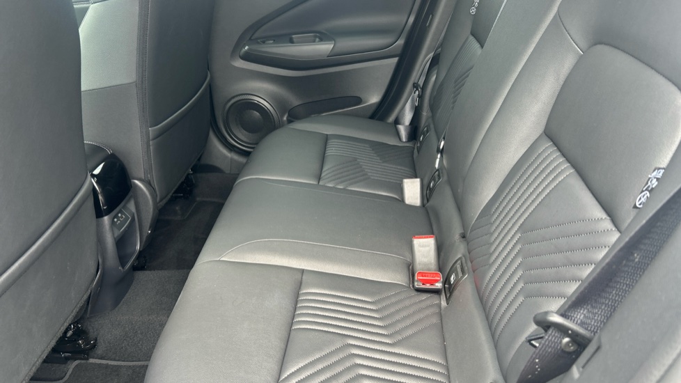 Nissan Juke 1.6 Hybrid Tekna 5dr Auto Hybrid Hatchback - Image 16