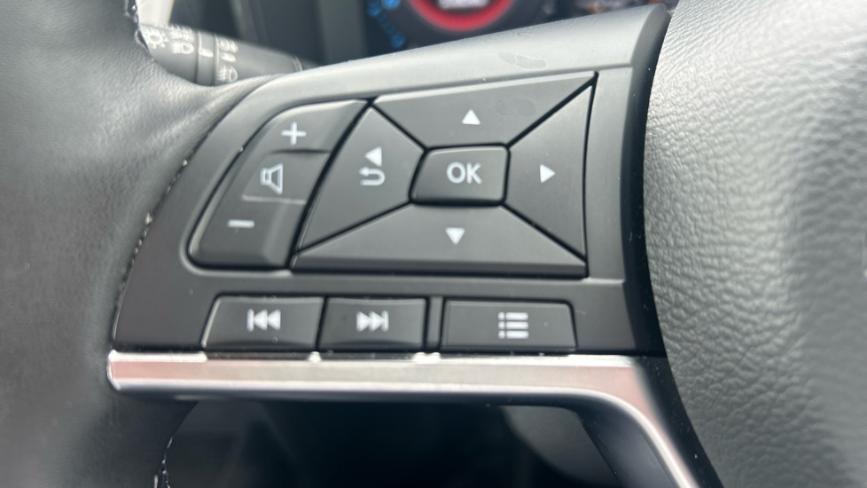 Nissan Juke 1.6 Hybrid Tekna 5dr Auto Hybrid Hatchback - Image 25