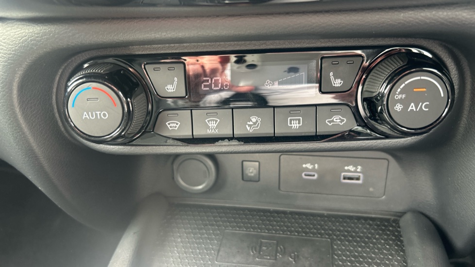 Nissan Juke 1.6 Hybrid Tekna 5dr Auto Hybrid Hatchback - Image 30