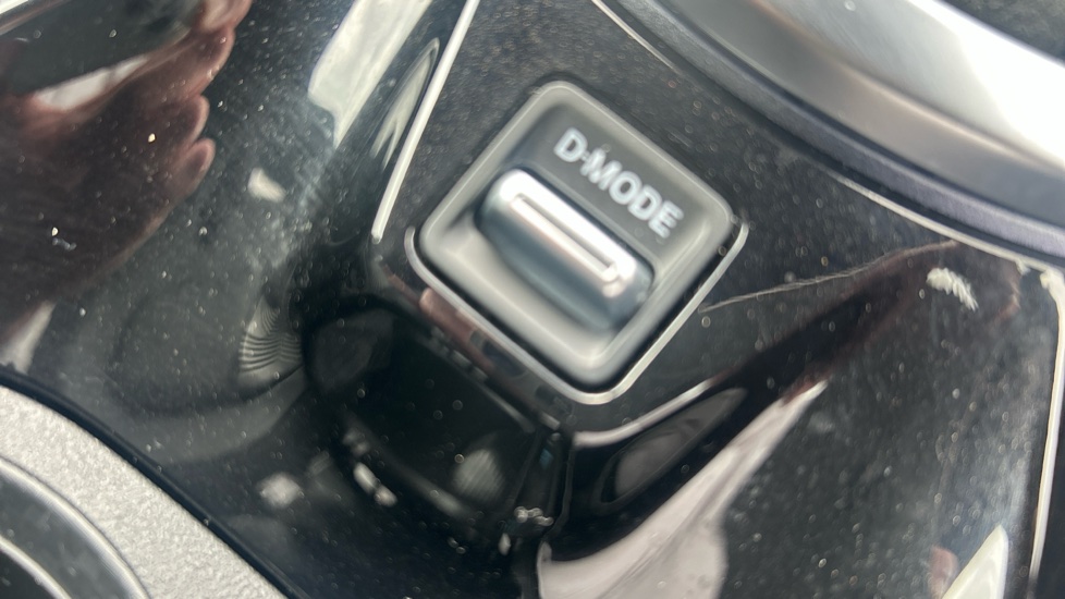Nissan Juke 1.6 Hybrid Tekna 5dr Auto Hybrid Hatchback - Image 34