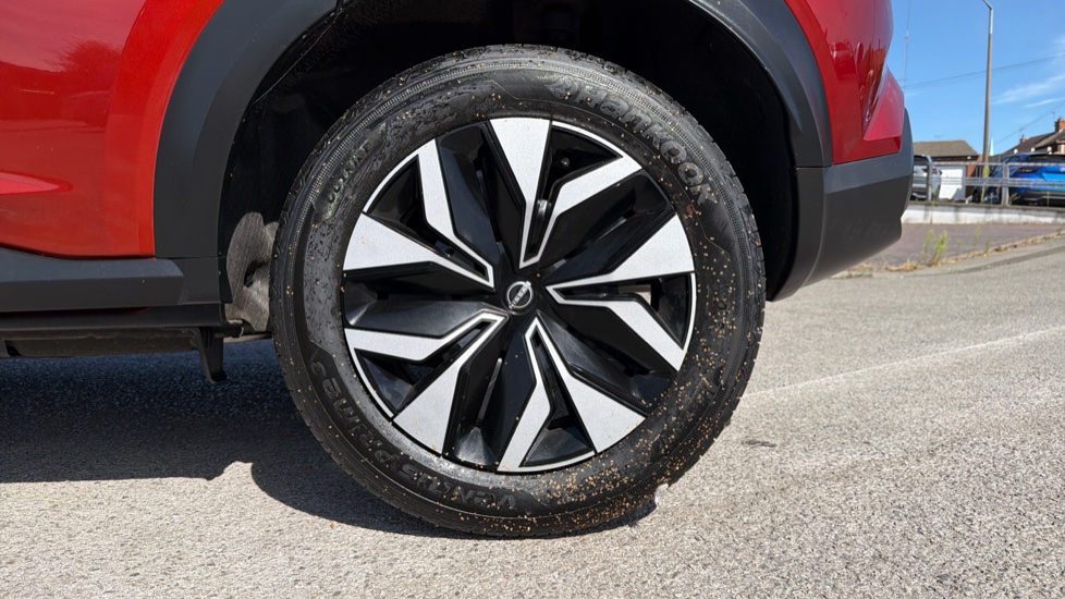Nissan Juke 1.0 DiG-T Acenta Premium 5dr DCT Petrol Hatchback - Image 7