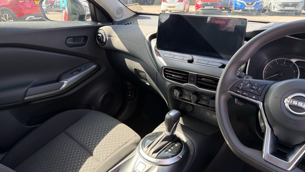 Nissan Juke 1.0 DiG-T Acenta Premium 5dr DCT Petrol Hatchback - Image 14