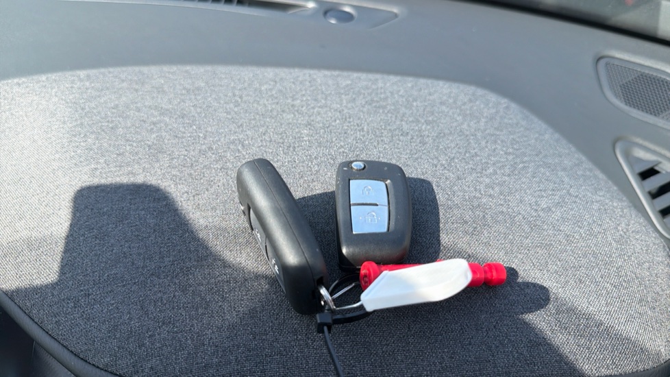Nissan Juke 1.0 DiG-T Acenta Premium 5dr DCT Petrol Hatchback - Image 20
