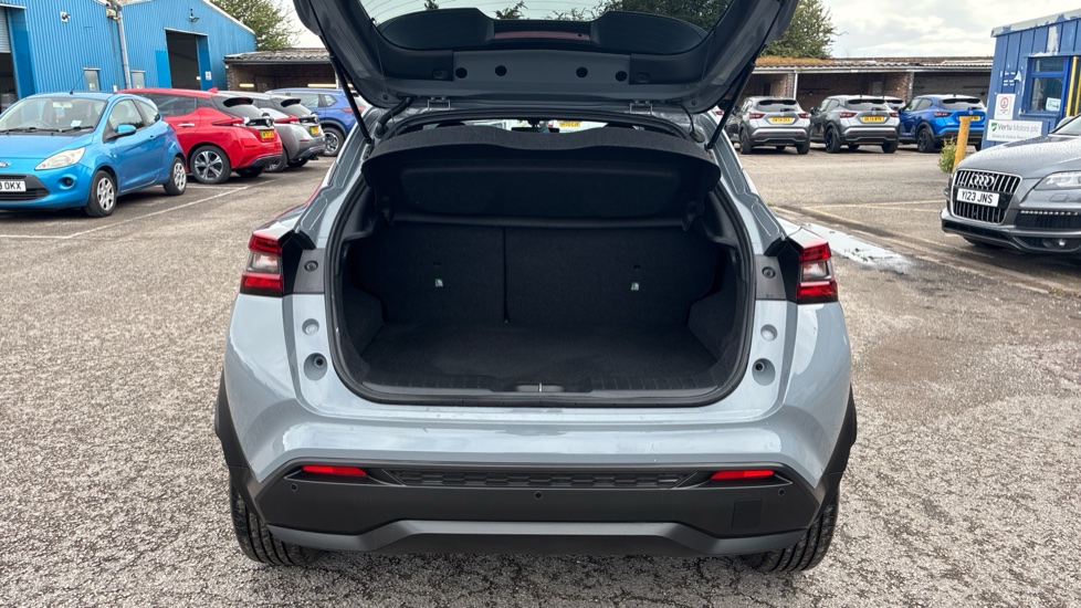Nissan Juke 1.6 Hybrid N-Connecta 5dr Auto Hybrid Hatchback - Image 4