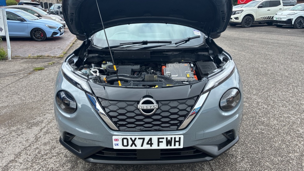 Nissan Juke 1.6 Hybrid N-Connecta 5dr Auto Hybrid Hatchback - Image 8