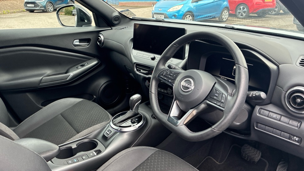 Nissan Juke 1.6 Hybrid N-Connecta 5dr Auto Hybrid Hatchback - Image 11