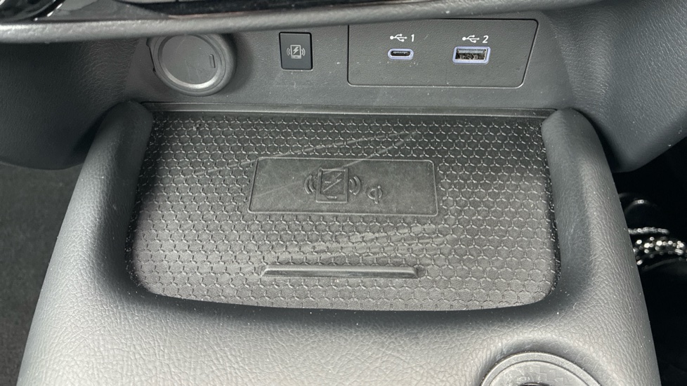 Nissan Juke 1.6 Hybrid N-Connecta 5dr Auto Hybrid Hatchback - Image 24