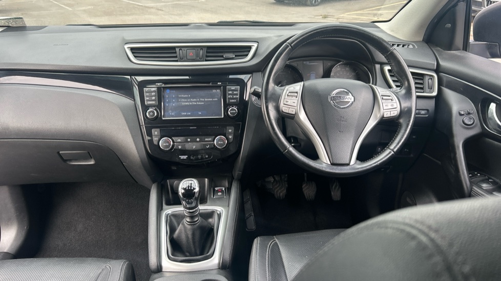 Nissan Qashqai 1.6 DiG-T Tekna [Non-Panoramic] 5dr Petrol Hatchback - Image 10