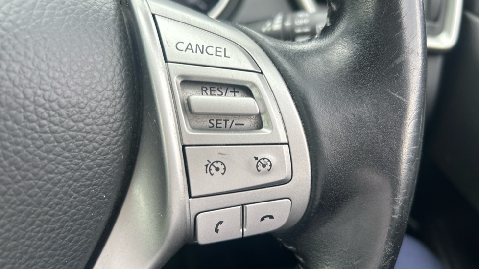Nissan Qashqai 1.6 DiG-T Tekna [Non-Panoramic] 5dr Petrol Hatchback - Image 21