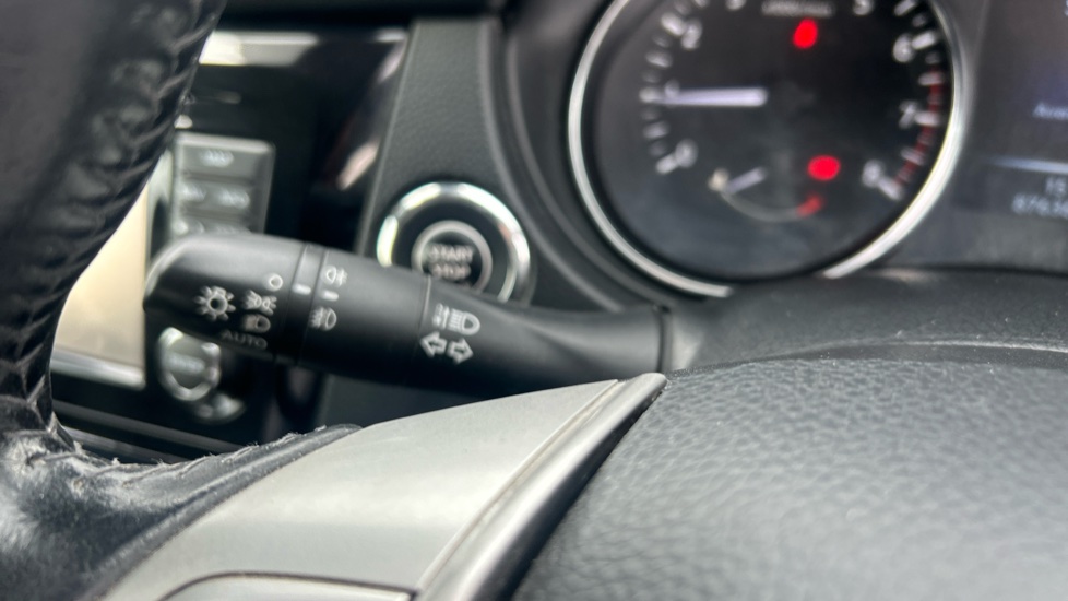 Nissan Qashqai 1.6 DiG-T Tekna [Non-Panoramic] 5dr Petrol Hatchback - Image 24