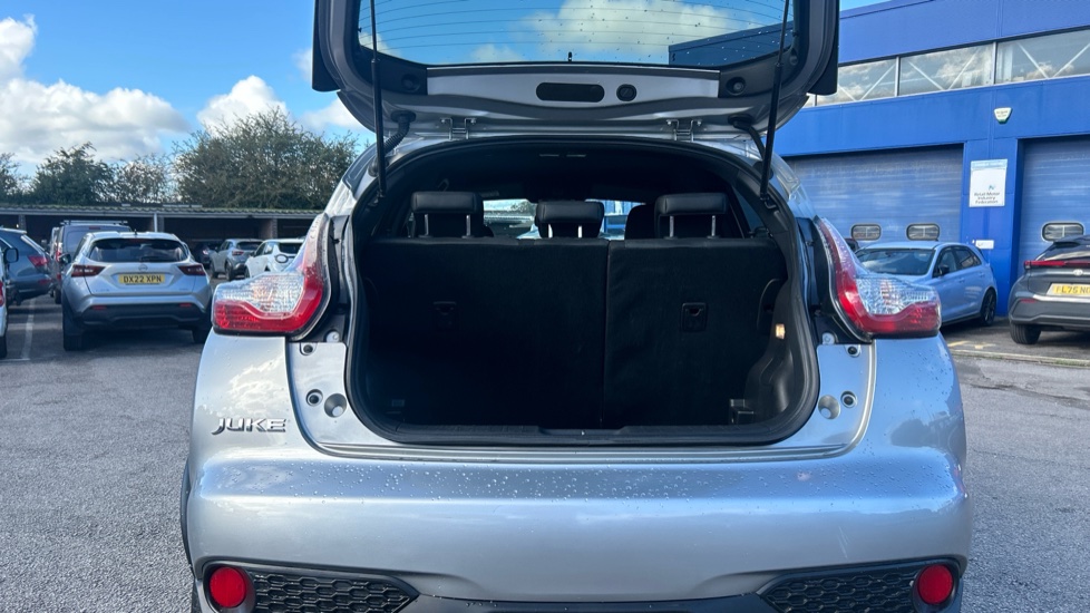 Nissan Juke 1.2 DiG-T N-Connecta 5dr Petrol Hatchback - Image 4