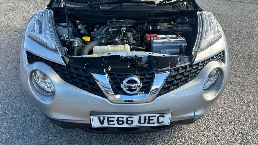Nissan Juke 1.2 DiG-T N-Connecta 5dr Petrol Hatchback - Image 8