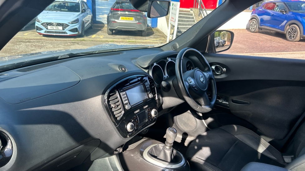 Nissan Juke 1.2 DiG-T N-Connecta 5dr Petrol Hatchback - Image 9