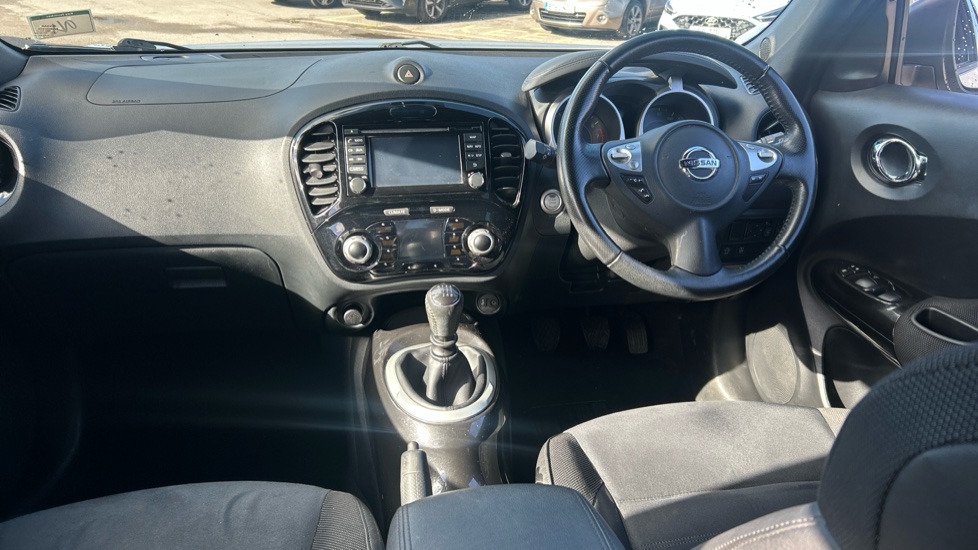 Nissan Juke 1.2 DiG-T N-Connecta 5dr Petrol Hatchback - Image 10