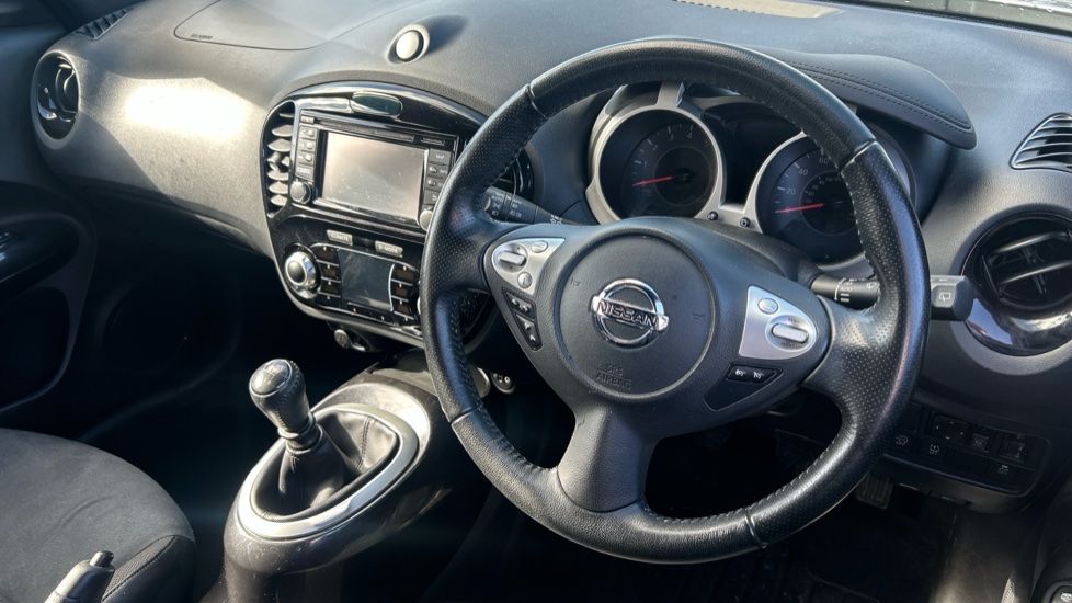 Nissan Juke 1.2 DiG-T N-Connecta 5dr Petrol Hatchback - Image 11
