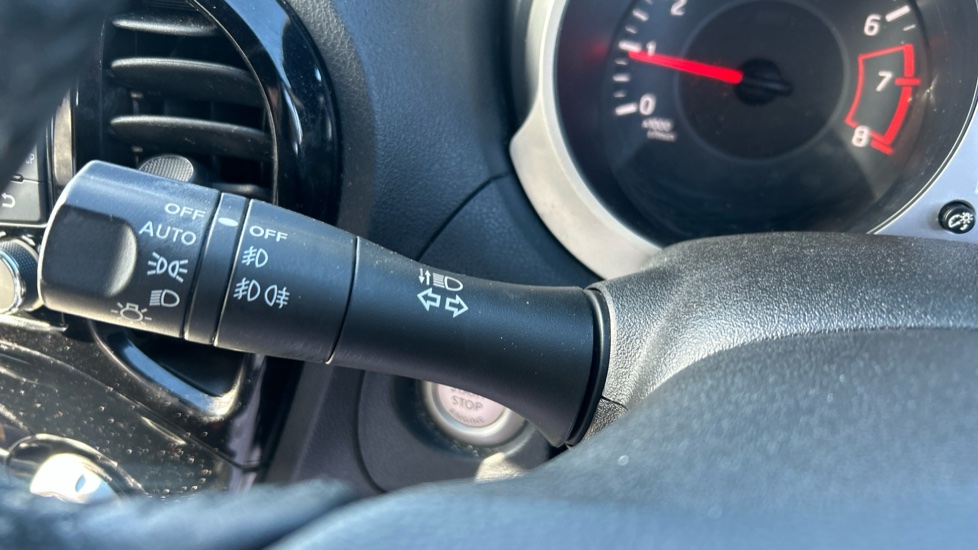 Nissan Juke 1.2 DiG-T N-Connecta 5dr Petrol Hatchback - Image 25