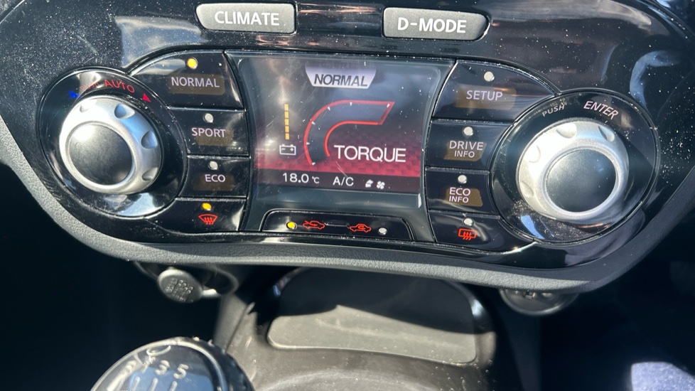 Nissan Juke 1.2 DiG-T N-Connecta 5dr Petrol Hatchback - Image 32