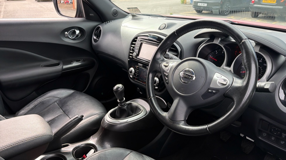 Nissan Juke 1.5 dCi Tekna 5dr Diesel Hatchback - Image 11