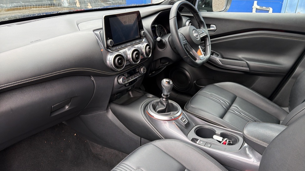Nissan Juke 1.0 DiG-T 114 Tekna 5dr Petrol Hatchback - Image 9
