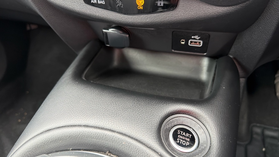Nissan Juke 1.0 DiG-T 114 Tekna 5dr Petrol Hatchback - Image 27