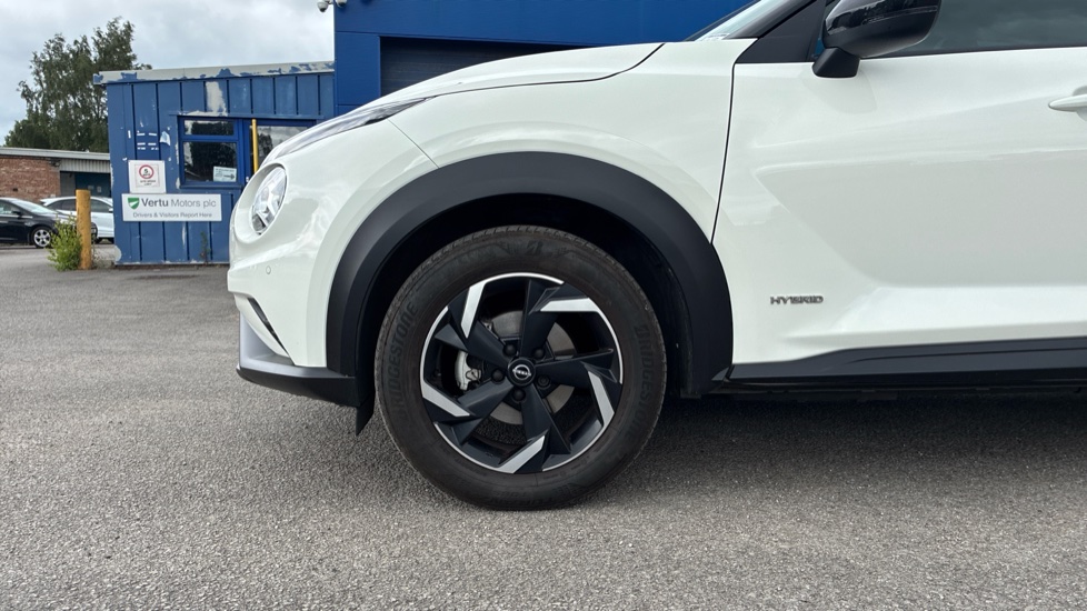 Nissan Juke 1.6 Hybrid N-Connecta 5dr Auto Hybrid Hatchback - Image 7