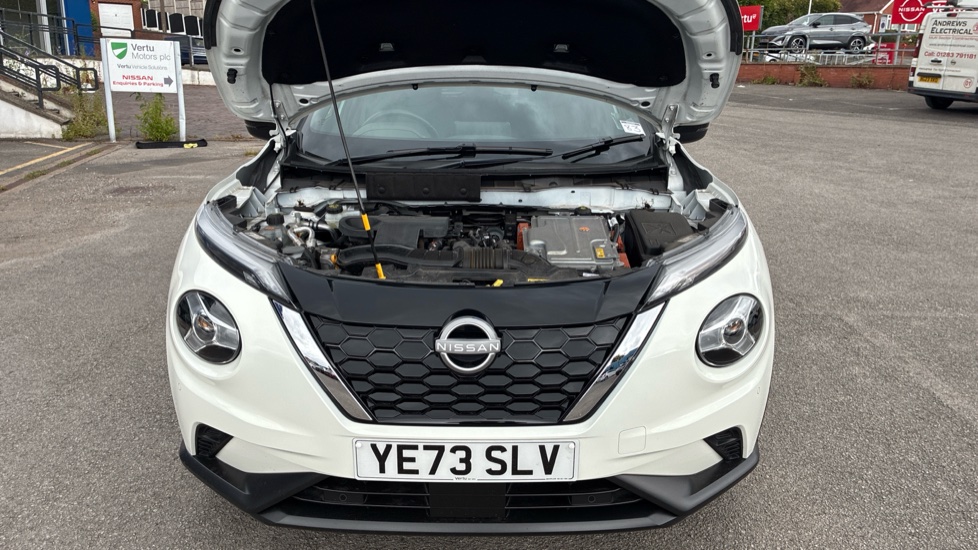 Nissan Juke 1.6 Hybrid N-Connecta 5dr Auto Hybrid Hatchback - Image 8