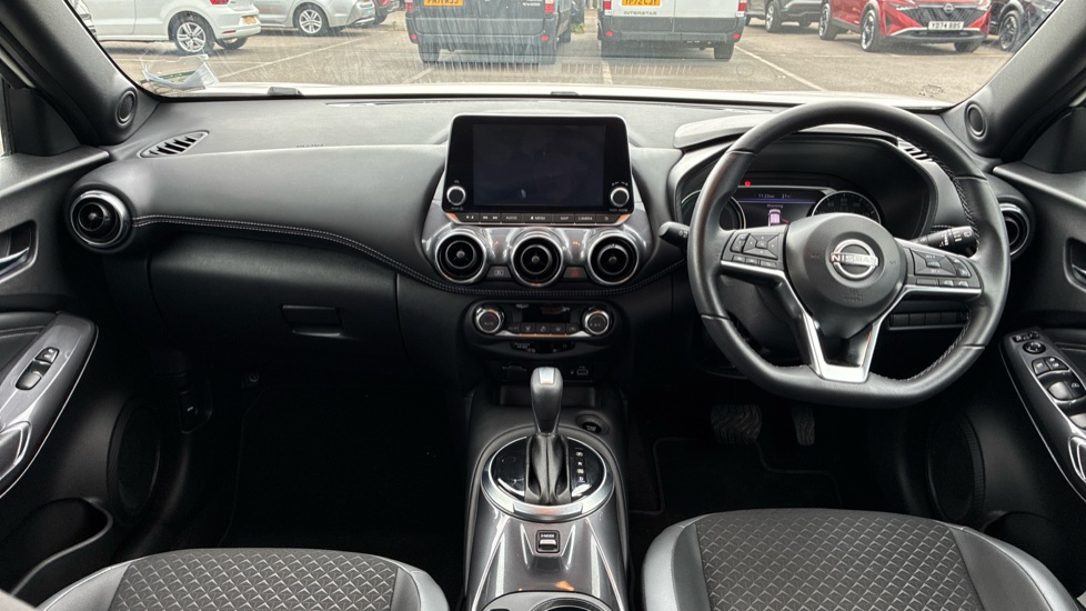 Nissan Juke 1.6 Hybrid N-Connecta 5dr Auto Hybrid Hatchback - Image 10