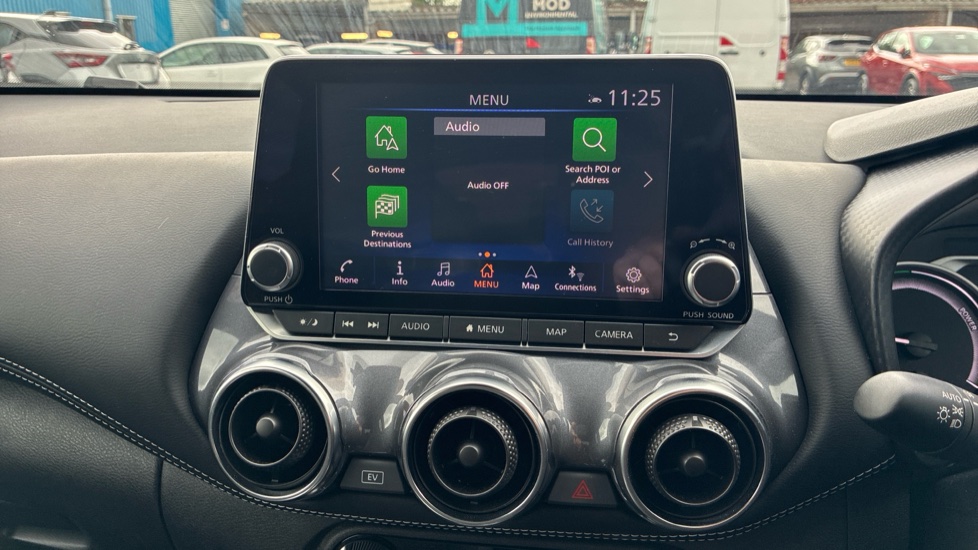 Nissan Juke 1.6 Hybrid N-Connecta 5dr Auto Hybrid Hatchback - Image 12
