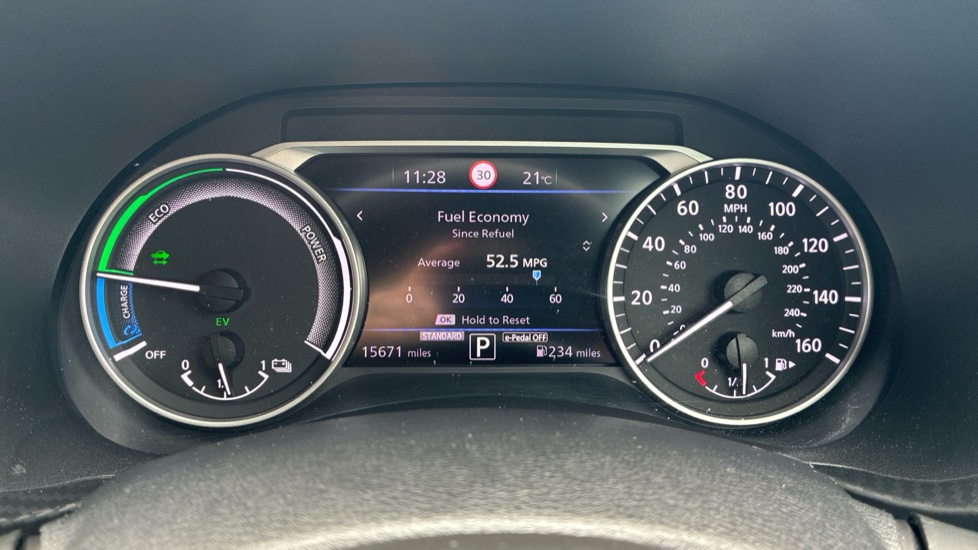 Nissan Juke 1.6 Hybrid N-Connecta 5dr Auto Hybrid Hatchback - Image 25