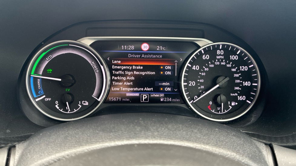 Nissan Juke 1.6 Hybrid N-Connecta 5dr Auto Hybrid Hatchback - Image 26