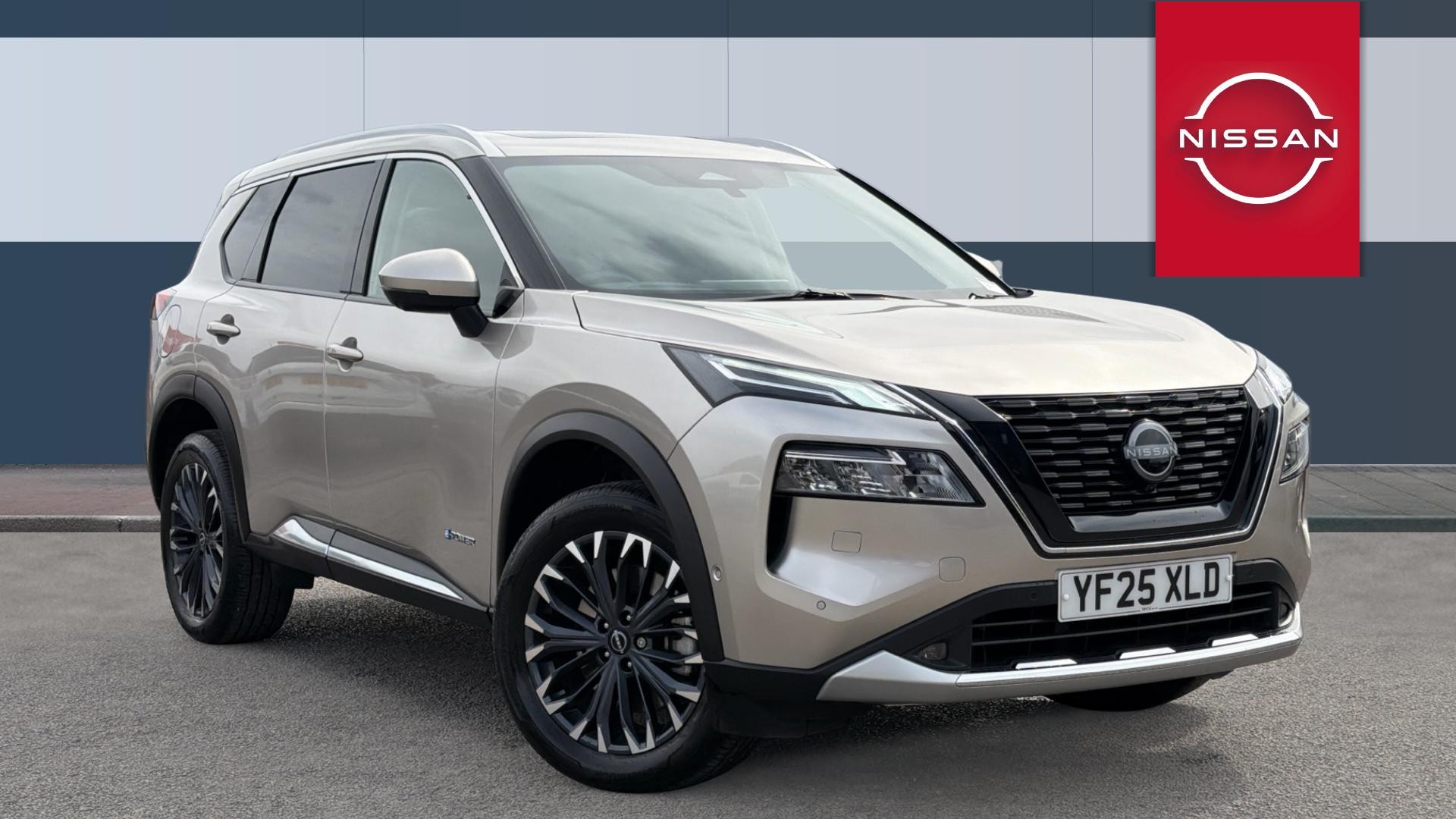 Nissan X-TRAIL listing photo