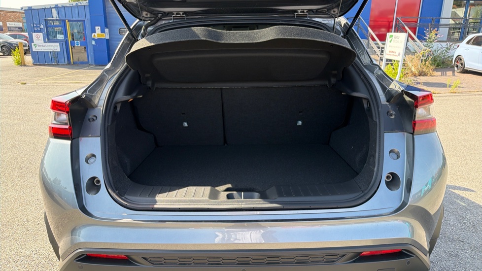 Nissan Juke 1.0 DiG-T N-Connecta 5dr Petrol Hatchback - Image 4