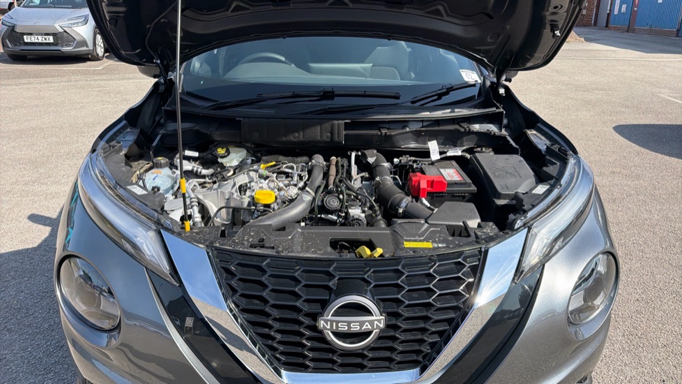 Nissan Juke 1.0 DiG-T N-Connecta 5dr Petrol Hatchback - Image 8
