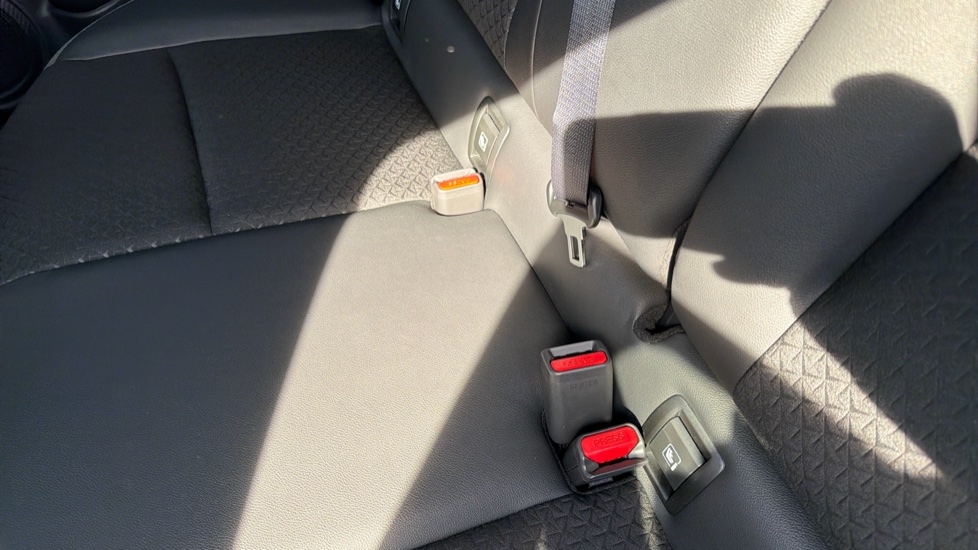 Nissan Juke 1.0 DiG-T N-Connecta 5dr Petrol Hatchback - Image 17