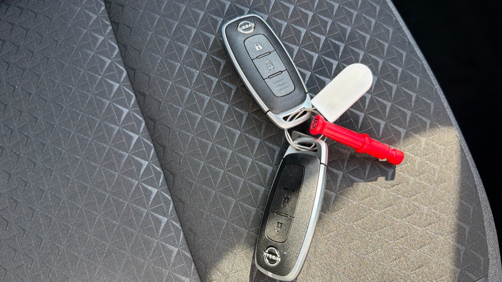 Nissan Juke 1.0 DiG-T N-Connecta 5dr Petrol Hatchback - Image 20