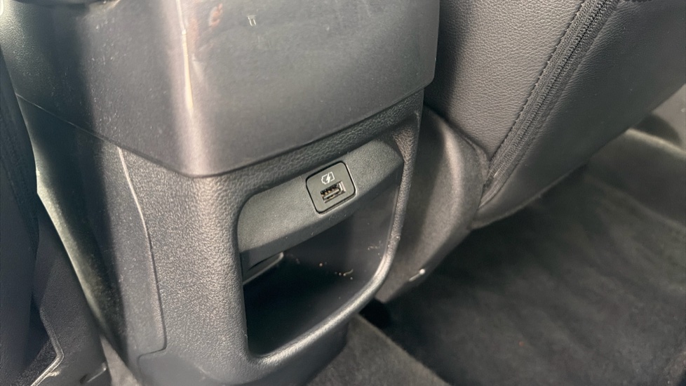 Nissan Juke 1.0 DiG-T 114 Tekna 5dr Petrol Hatchback - Image 25