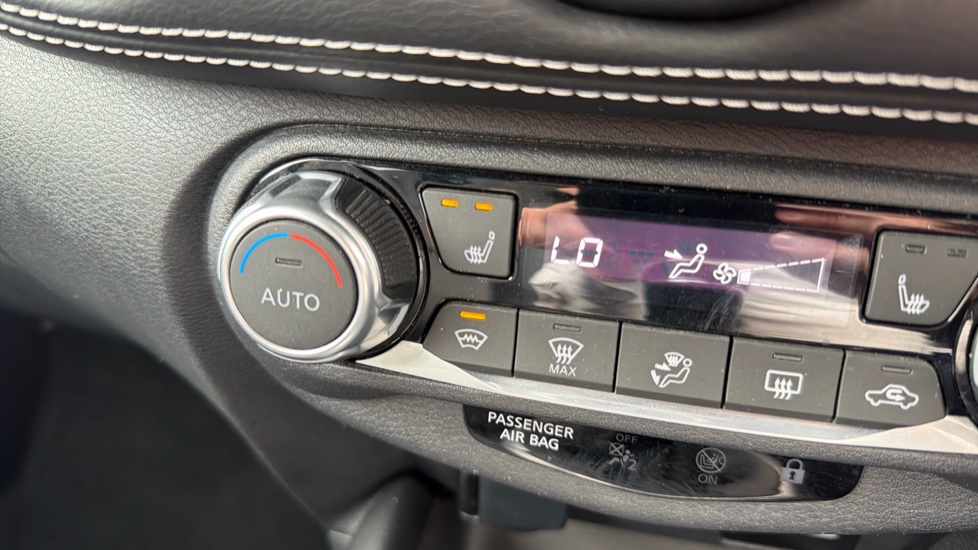 Nissan Juke 1.0 DiG-T 114 Tekna 5dr Petrol Hatchback - Image 30