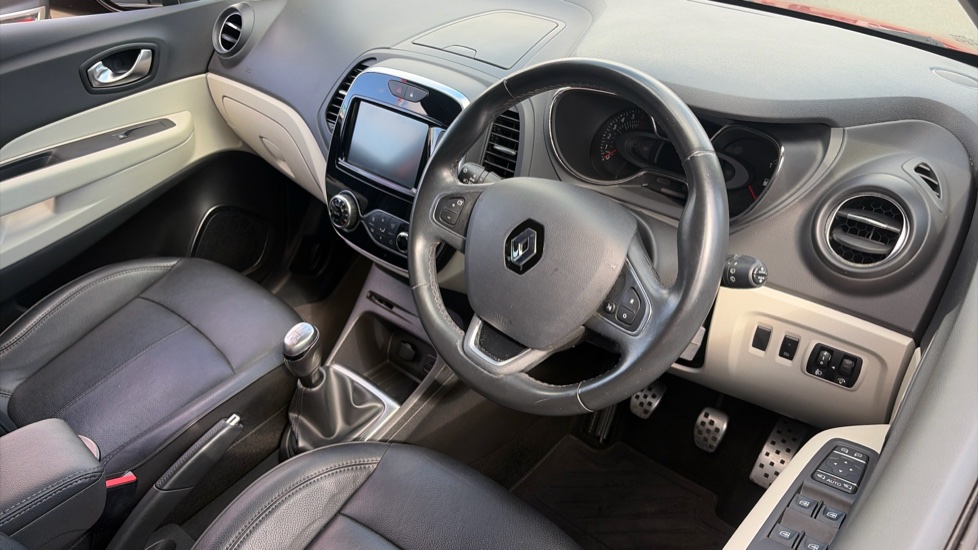 Renault Captur 0.9 TCE 90 Signature X Nav 5dr Petrol Hatchback - Image 11