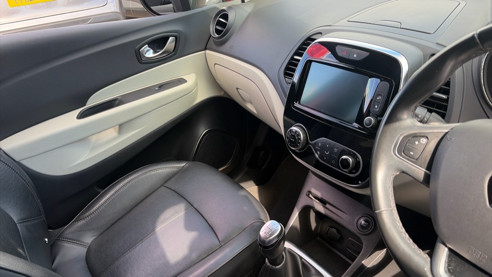 Renault Captur 0.9 TCE 90 Signature X Nav 5dr Petrol Hatchback - Image 14
