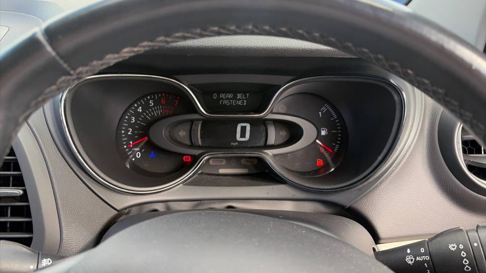 Renault Captur 0.9 TCE 90 Signature X Nav 5dr Petrol Hatchback - Image 18