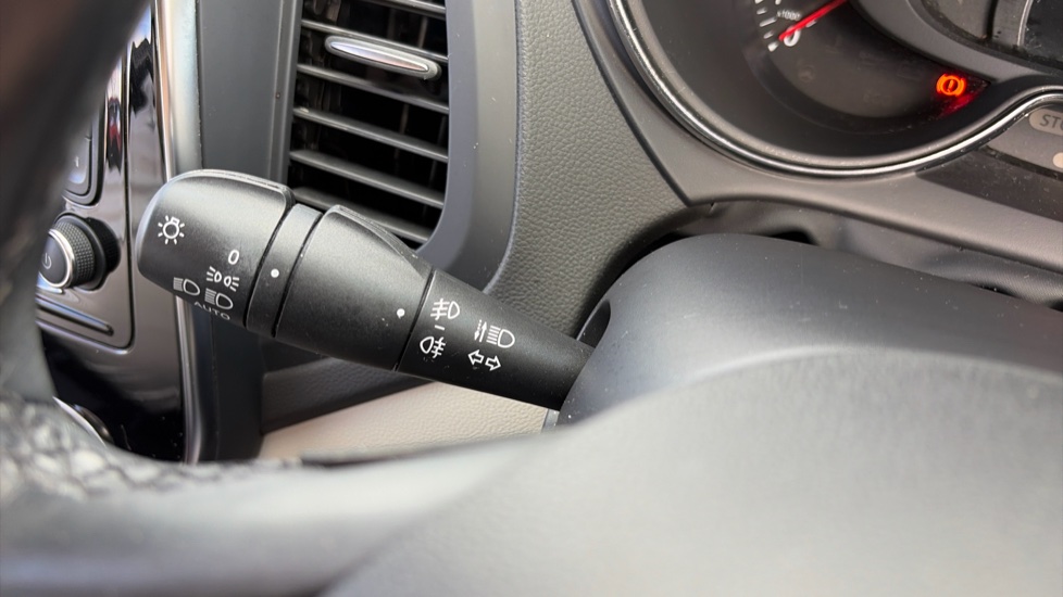 Renault Captur 0.9 TCE 90 Signature X Nav 5dr Petrol Hatchback - Image 42