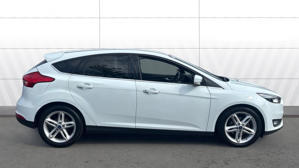 Ford Focus 1.0 EcoBoost Zetec Edition 5dr Petrol Hatchback - Image 5